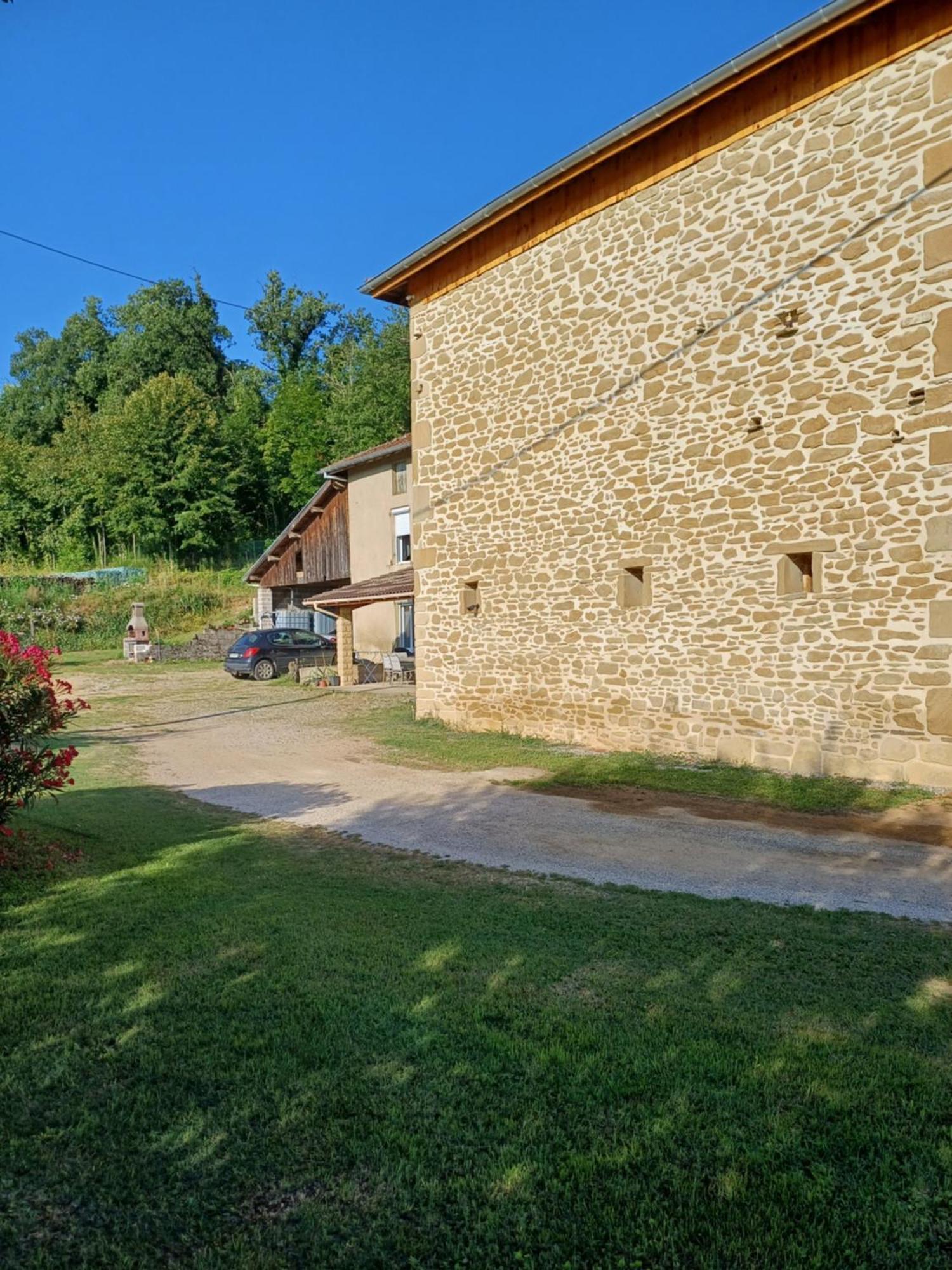 Le Pouyet Apartment Saint-Lattier Екстериор снимка